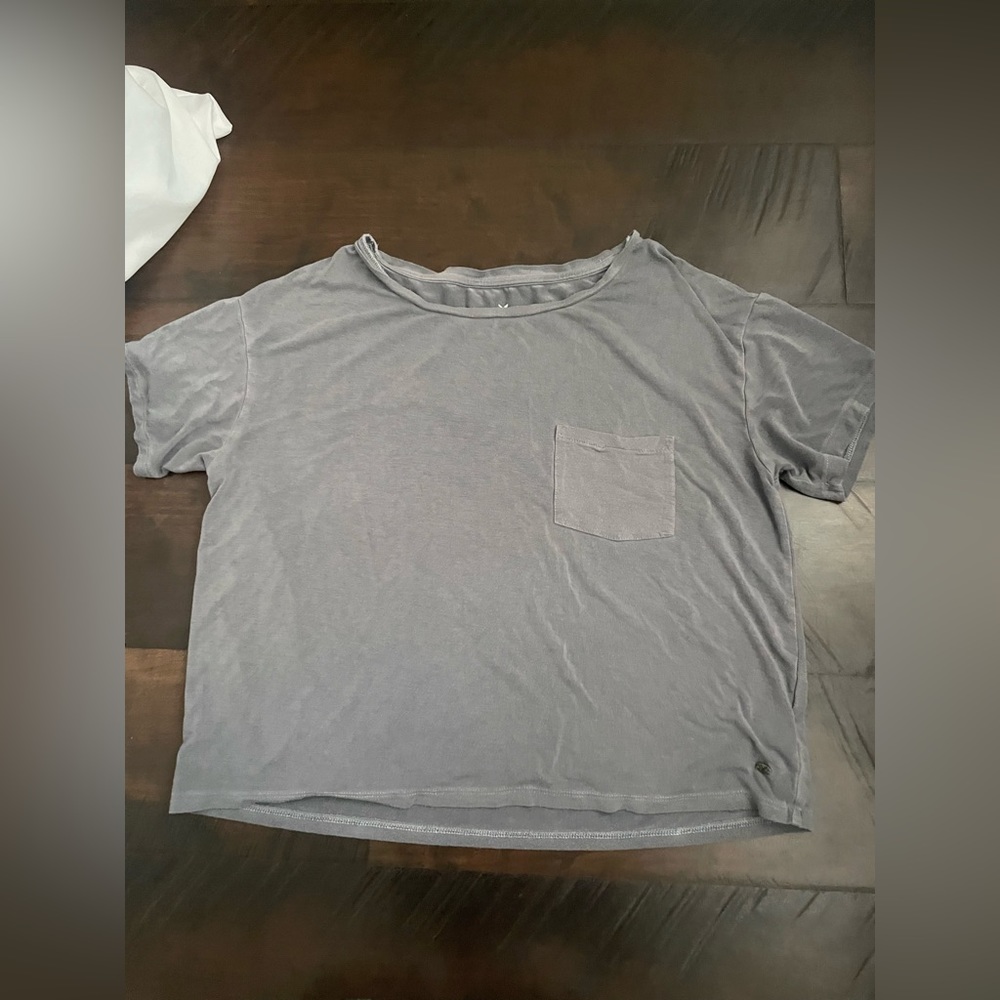 Grey American Eagle t-shirt with pocket size small